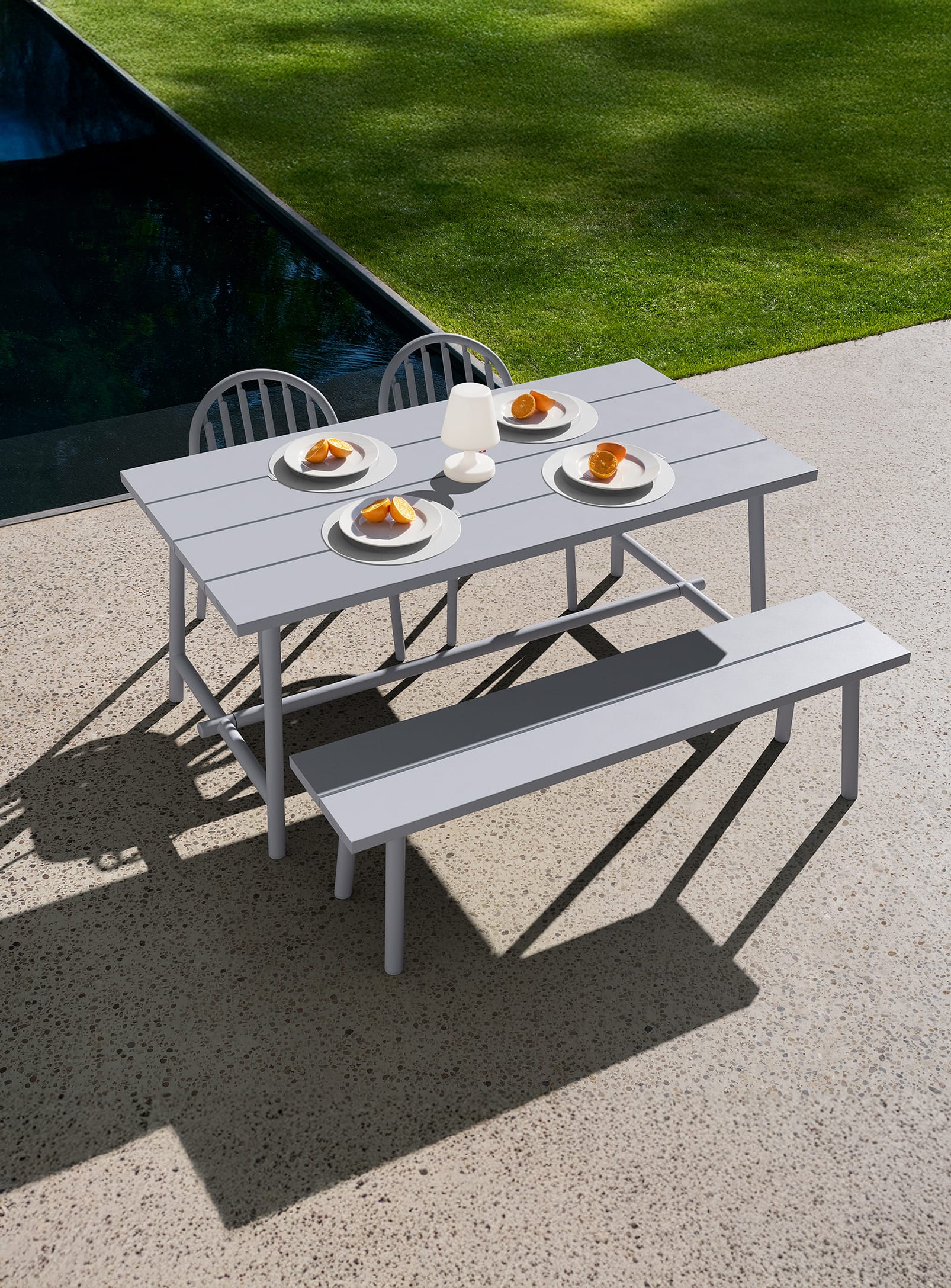 Fred's Outdoor Medium Table<br> 4 to 6-places - Image 3