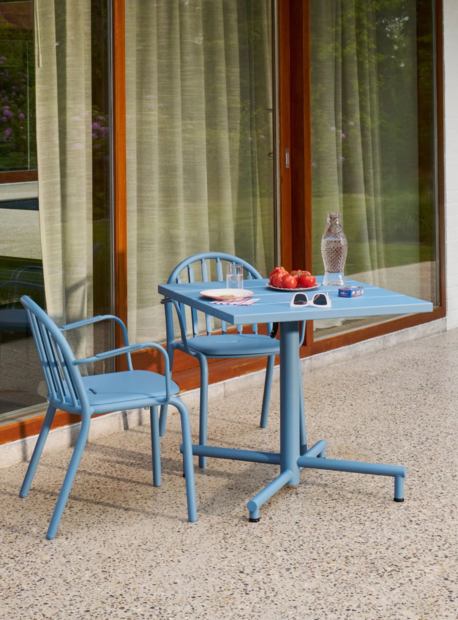Fred's Bistro Set<br> 1 Square Table + 2 Chairs