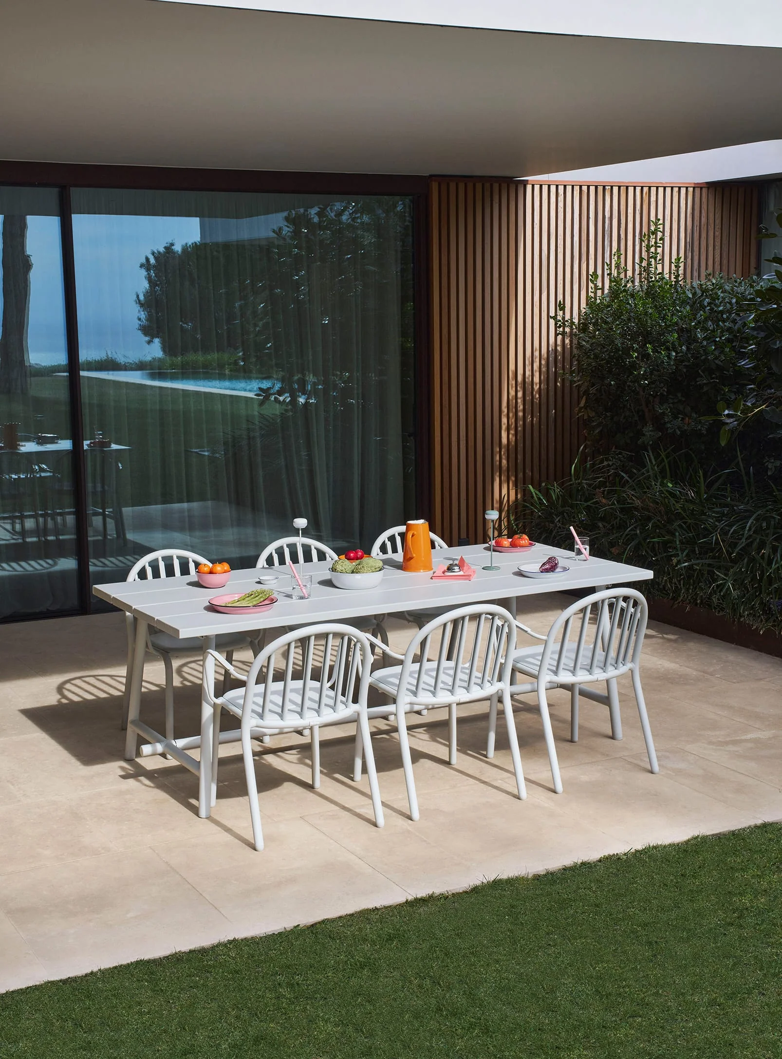Fred's Outdoor Large Table<br> 6 to 8-places - Image 3