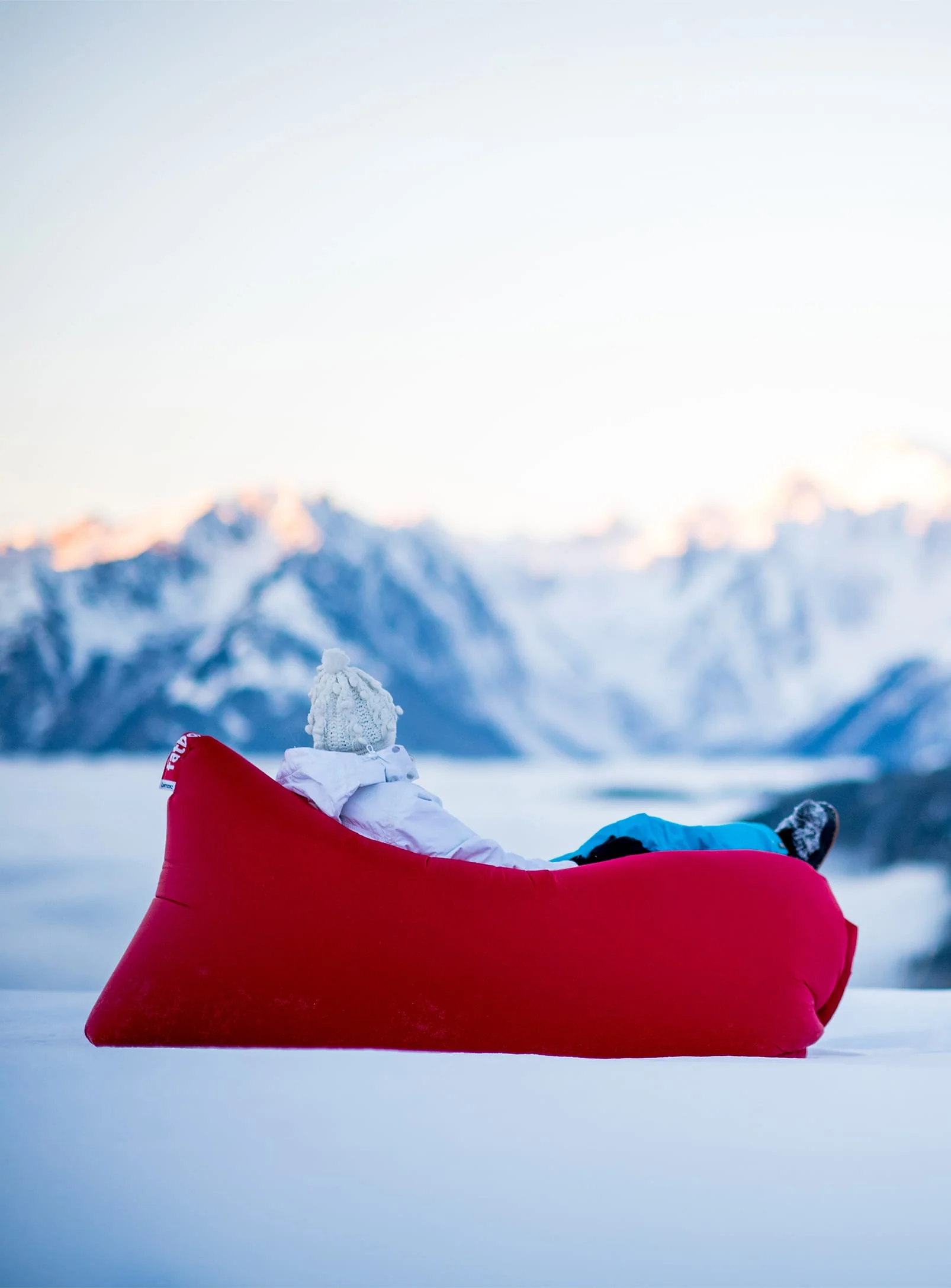 Lamzac Inflatable Chair - Image 11