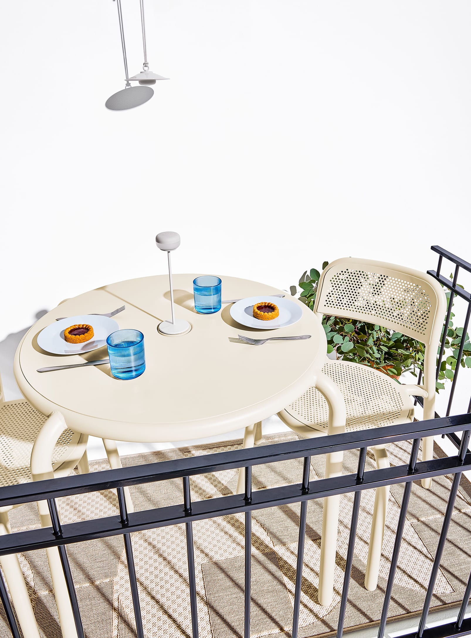 Toní Bistro Set<br> 1 Round Table + 2 Chairs - Image 6